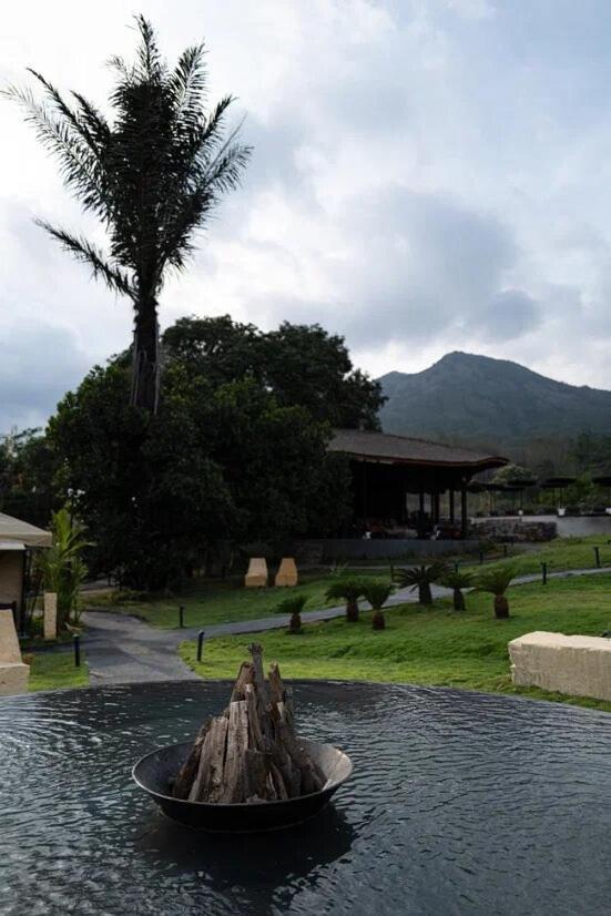 Отель Toteme Glamping And Hot Spring Kintamani Экстерьер фото